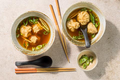 Dumplings à la viande de bœuf dans un bouillon maison