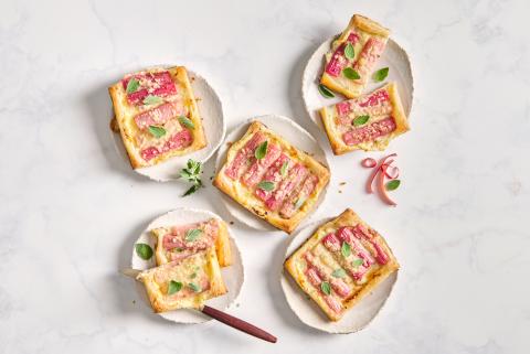 Spicy rhubarb tartlets 