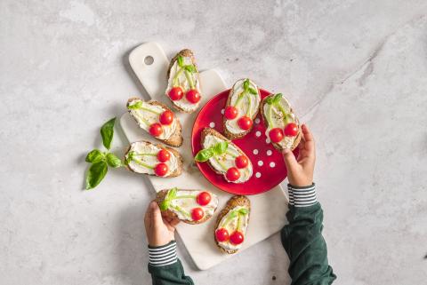 Tomato and basil crostini