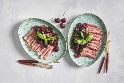Entrecôte with cherry-blackberry salsa