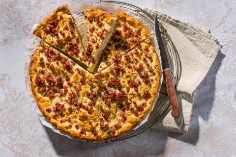 Gâteau en pâte levée aux lardons