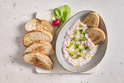 Radish tzatziki
