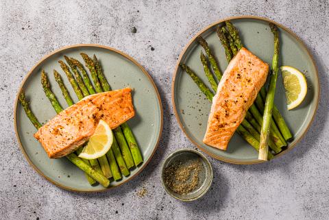 Air fryer salmon with asparagus