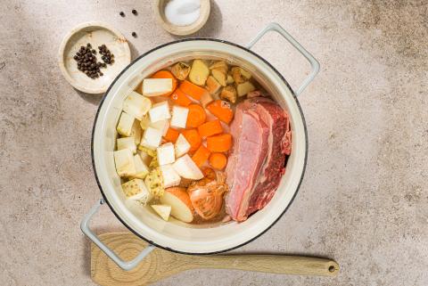 Brodo di manzo fatto in casa