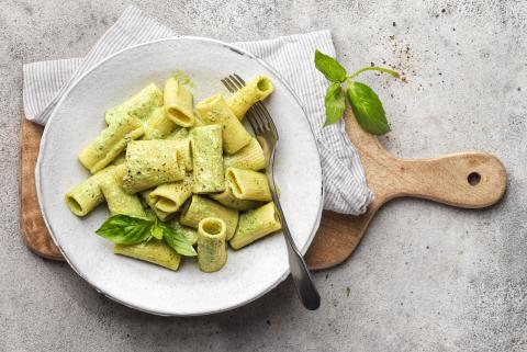 Pâtes à l'aïoli de basilic