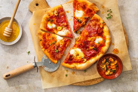 Spicy Honig-Pizza