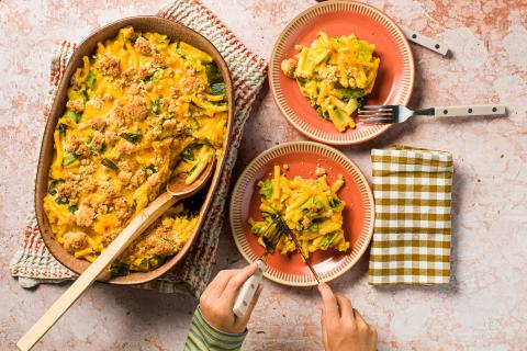 Fondue mac & cheese with vegetables