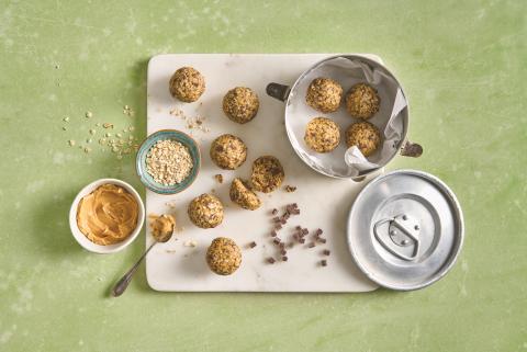 Erdnuss-Schokoladen-Powerballs