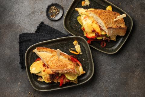 Hot cheese & vegetable sandwich