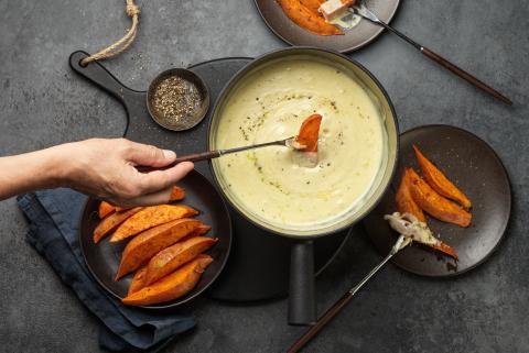 Fondue mit Süsskartoffel-Wedges 