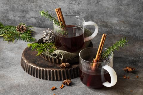 Vin brûlé al ribes nero e al rosmarino