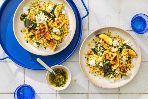 Risoni-Salat mit Zucchetti und Mais