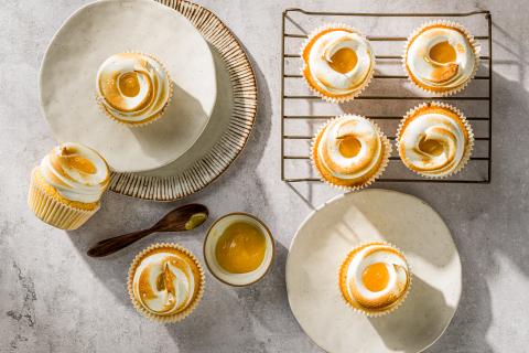 Lemon Curd Cupcakes