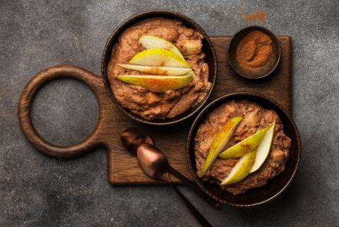 Semolina pudding with pear