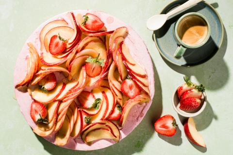Erdbeer-Cheesecake mit Nektarinen