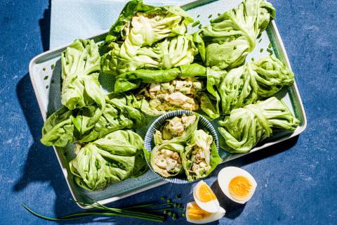 Lettuce wraps with egg