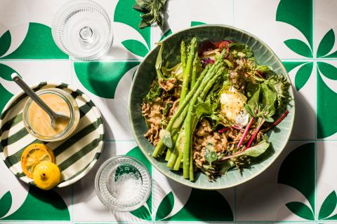 Spargel-Hackfleisch-Bowls mit Ziegenfrischkäse