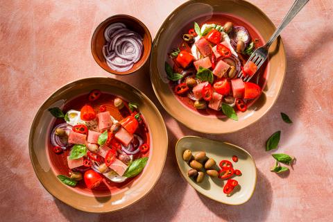 Tuna ceviche with tomatoes and ricotta