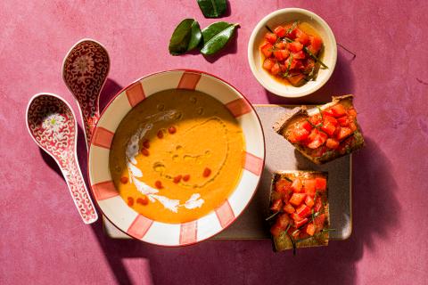 Gazpacho al curry thailandese