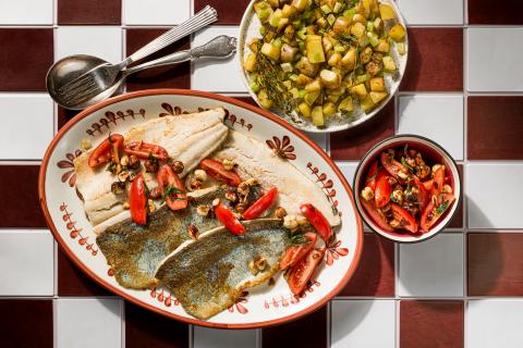 Forellenfilets mit Kartoffeln und Tomaten-Salsa