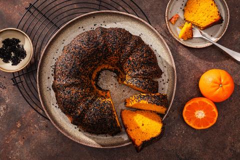 Gugelhopf al gochujang con mandarini e mais