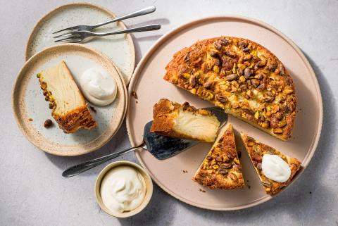 Gâteau aux poires et aux pistaches