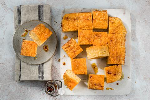 Torta con latticello e cheddar