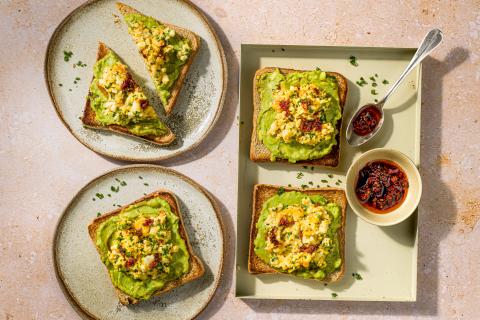 Egg and cream cheese toast