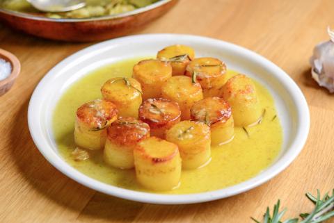 Fondant potatoes with rosemary