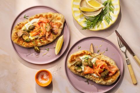Sauerteig-Naanbrote mit Lachs