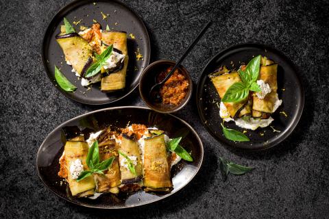Involtini di melanzane su stracciatella di burrata