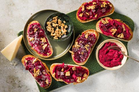 Bruschette di barbabietole