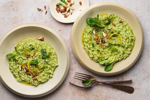 Nüsslisalat-Risotto mit Zitrone