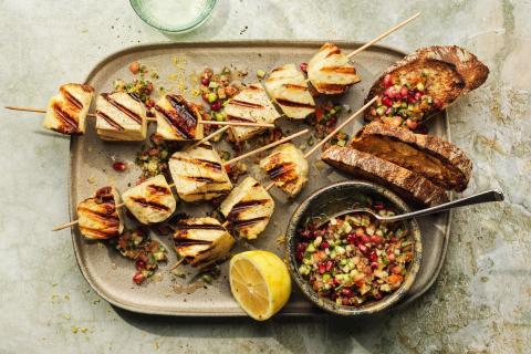 Grill-Halloumi mit griechischem Dip