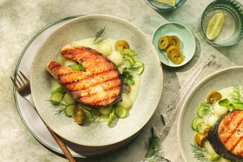 Salmone alla griglia con insalata di melone