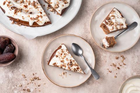 Gâteau à la cannelle et aux dattes