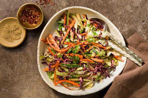 Kabis-Rüeblisalat mit Sesamdressing