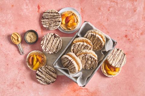 Reiswaffel-Sandwiches mit Aprikosen
