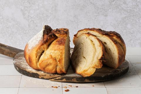 Knoblauchbutter-Käsebrot