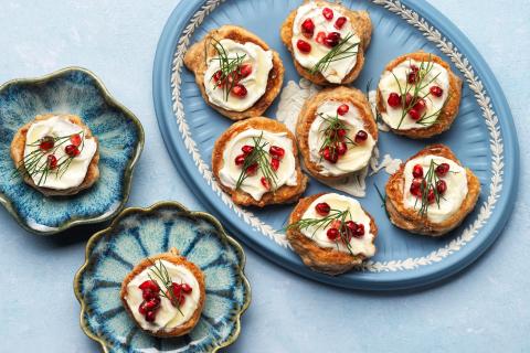 Blinis mit Ziegenfrischkäse