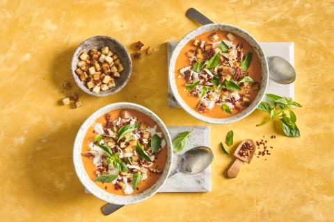 Kalte Tomaten-Pfirsich-Suppe