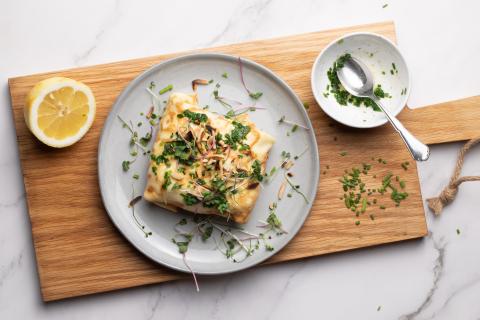 Fagottini di crêpes al salmone