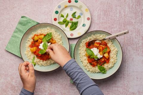 Reis mit Kohlrabi-Tomatensauce 