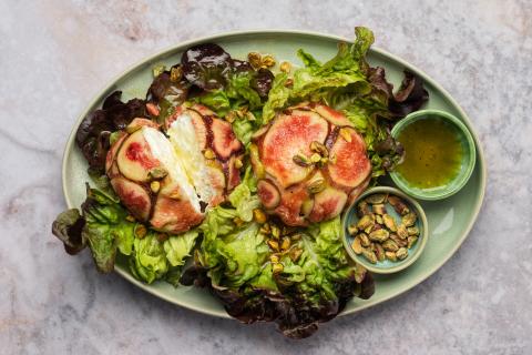 Feigen-Burrata mit Salat
