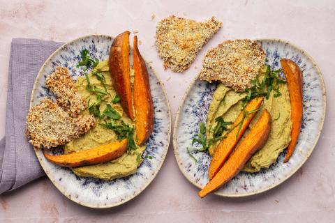 Pistazien-Hummus mit Süsskartoffeln und Pilzen