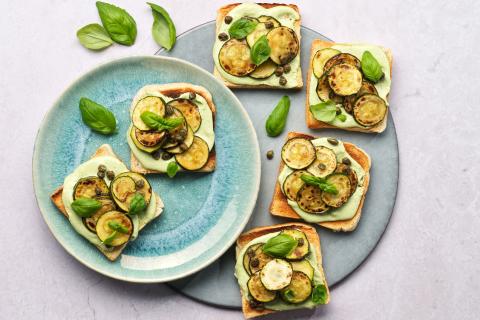 Zucchetti-Ricotta-Toasts
