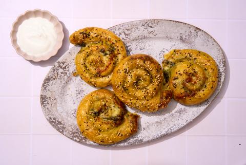 Reispapier-Börek mit Spinat und Feta