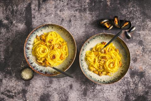 Safran-Carbonara mit Miesmuscheln