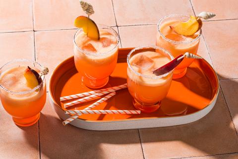 Pfirsich-Amaretto Fizz
