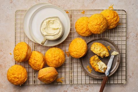 Cheddar-Cornbread-Muffins